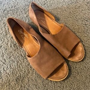 Dress shoes